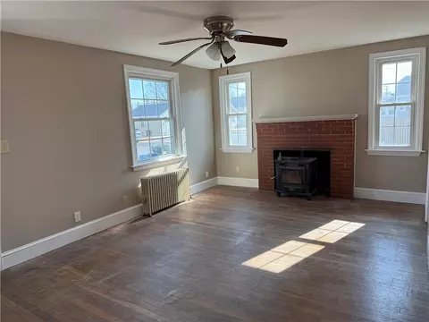 Living - 207 Morse Ave, Warwick, RI 02886 photo 1 of 2