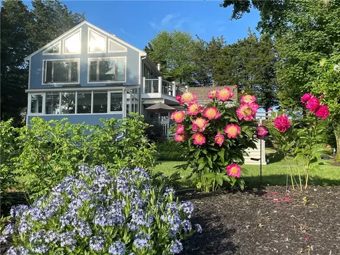 5 Pokanoket Trl, Warren, RI 02885