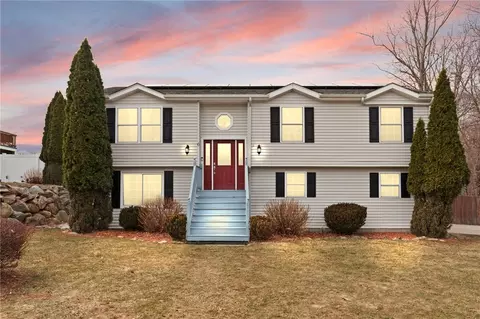 6 Timber Walk Ave, West Warwick, RI 02893