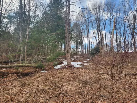 0 Nichols Ln, Hopkinton, RI 02832