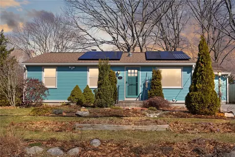 22 Grassy Plain Rd, Riverside, RI 02915