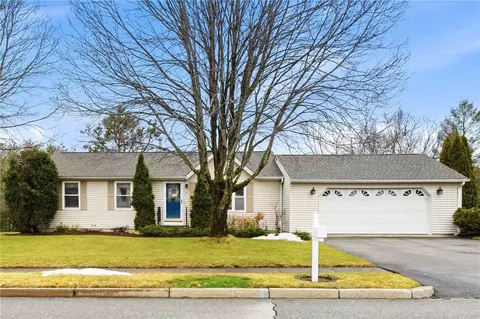 4 Melrose Dr, Coventry, RI 02816
