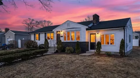 69 W View Ave, Cranston, RI 02920