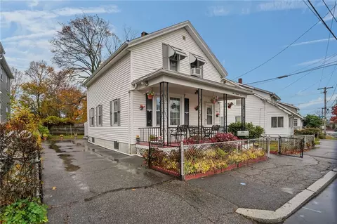 172 Ivy St, East Providence, RI 02914
