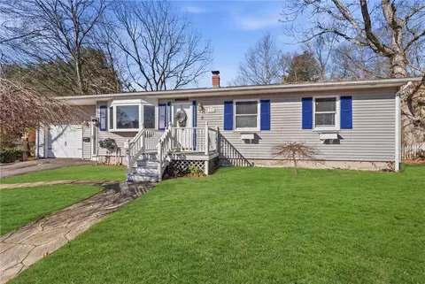 4 York Dr, Coventry, RI 02816