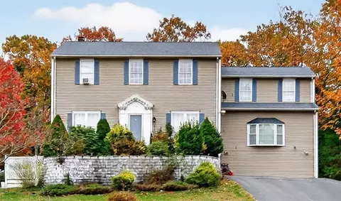 14 Audubon Ln, Hope, RI 02831