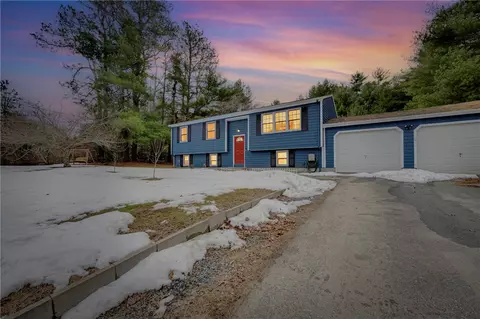 10 Debra Dr, Richmond, RI 02812