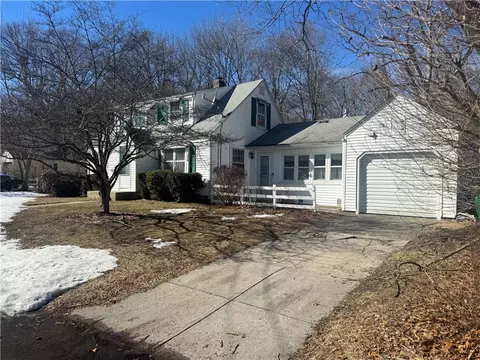 Exterior - 15 Link St, Warwick, RI 02886 photo 2 of 5