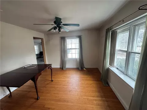 Living - 15 Link St, Warwick, RI 02886 photo 2 of 9