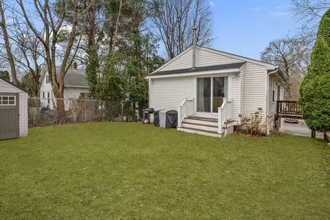 Exterior - 6 Tennyson Rd, Warwick, RI 02888 photo 4 of 8