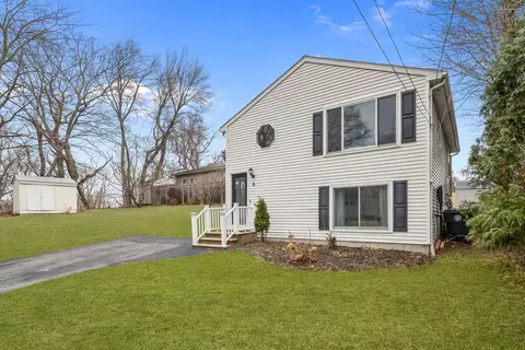 Exterior - 6 Tennyson Rd, Warwick, RI 02888 photo 2 of 8