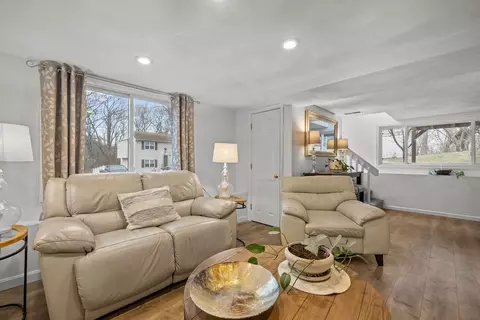 Living - 6 Tennyson Rd, Warwick, RI 02888 photo 4 of 6