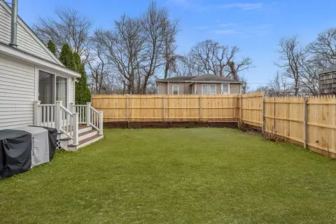 Exterior - 6 Tennyson Rd, Warwick, RI 02888 photo 6 of 8