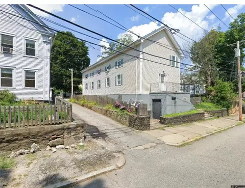 164 W School St, Woonsocket, RI 02895 photo 6