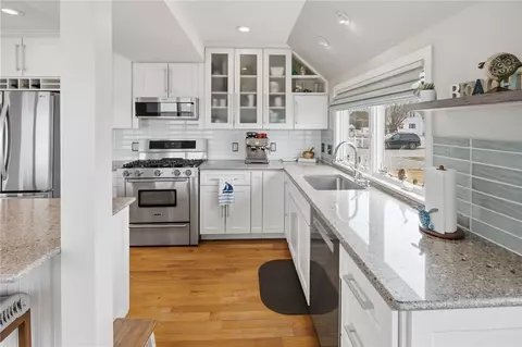 Kitchen - 360 Shawomet Ave, Warwick, RI 02889 photo 4 of 5
