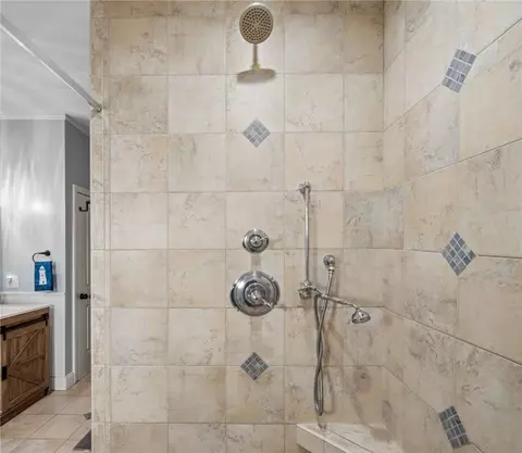 Bath - 360 Shawomet Ave, Warwick, RI 02889 photo 3 of 3