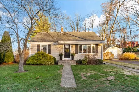 27 Linwood Rd, Cumberland, RI 02864