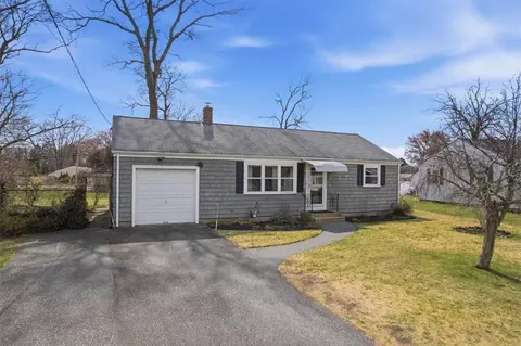 28 Glenbrook Rd, Warwick, RI 02889