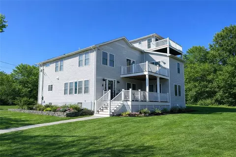 14 Hulls Ct, Jamestown, RI 02835