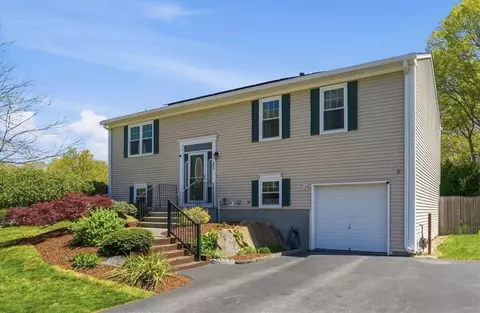 23 Moss Ln, Coventry, RI 02816