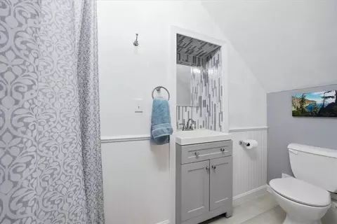 Bath - 23 Moss Ln, Coventry, RI 02816 photo 4 of 5