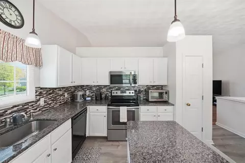 Kitchen - 23 Moss Ln, Coventry, RI 02816 photo 3 of 3