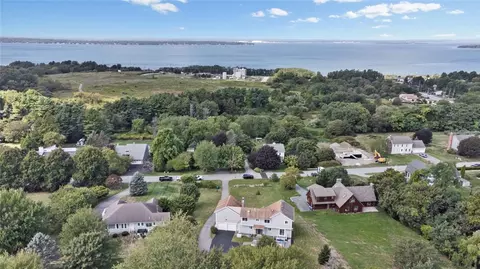 10 J H Dwyer Dr, Middletown, RI 02842