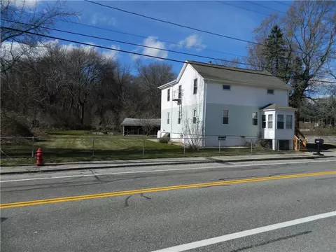 182 Simmonsville Ave, Johnston, RI 02919
