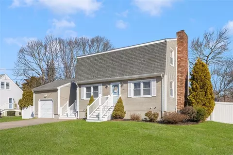 100 Evergreen Dr, Swansea, MA 02777