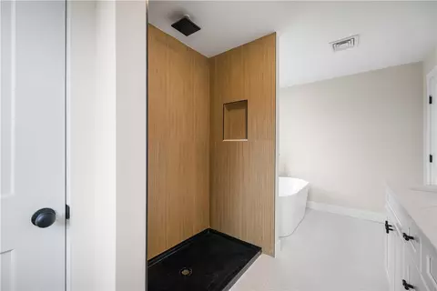 Bath - 89 St Agnes Ave, Woonsocket, RI 02895 photo 6 of 9