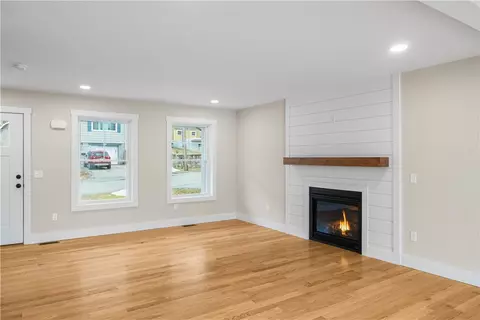 Living - 89 St Agnes Ave, Woonsocket, RI 02895 photo 2 of 4