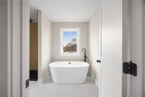 Bath - 89 St Agnes Ave, Woonsocket, RI 02895 photo 3 of 9