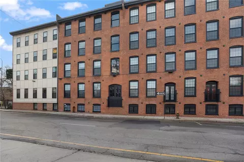 50 Ashburton St #23, Providence, RI 02904