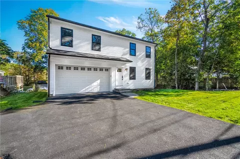 1551 Diamond Hill Rd, Cumberland, RI 02864