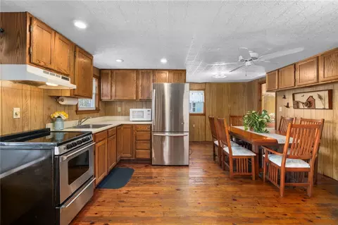 Kitchen - 446 Lake Washington Dr, Glocester, RI 02814 photo 3 of 4