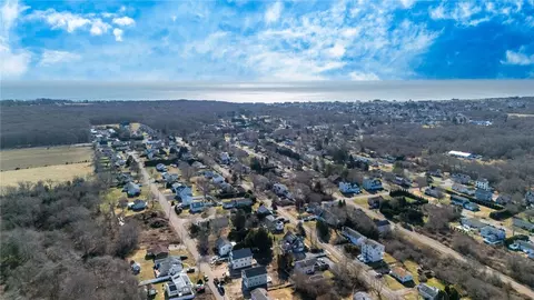 62 Daytona Ave, Narragansett, RI 02882