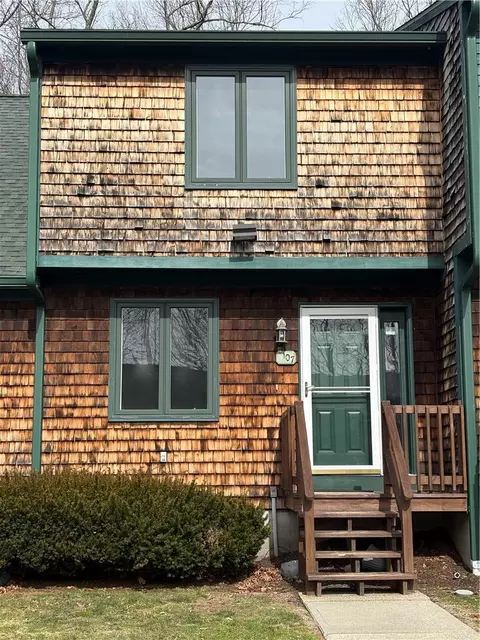 107 Arthurs Way #107, Pascoag, RI 02859