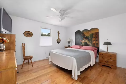 Bedroom - 25 Webb Ave, Warwick, RI 02889 photo 1 of 6