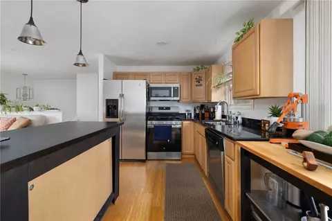 Kitchen - 25 Webb Ave, Warwick, RI 02889 photo 4 of 5