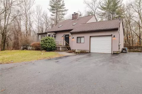 235 Lippitt Ave, Cranston, RI 02921