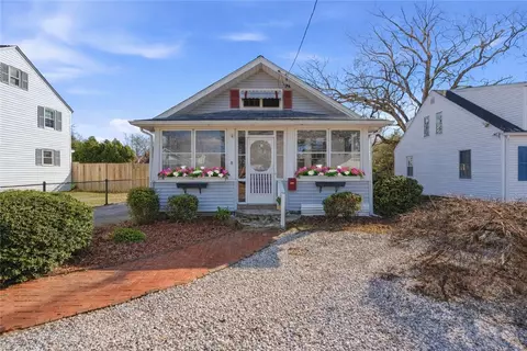 68 Packard Ave, Warwick, RI 02886