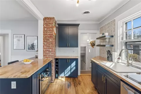Kitchen - 68 Packard Ave, Warwick, RI 02886 photo 5 of 7
