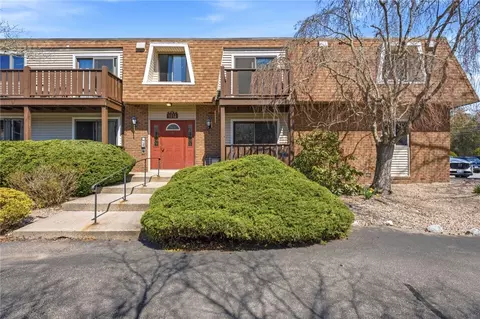 27 School St #1N, Westerly, RI 02891
