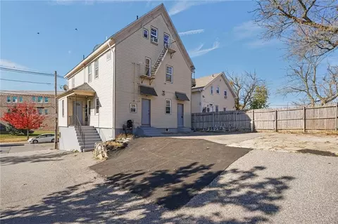 72 Rugby St, Providence, RI 02905