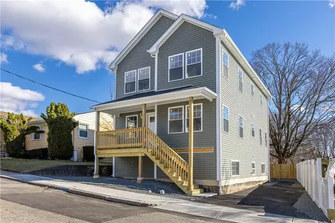 53 Christopher St, Providence, RI 02904