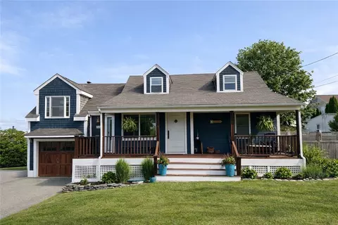 206 Reservoir Rd, Middletown, RI 02842