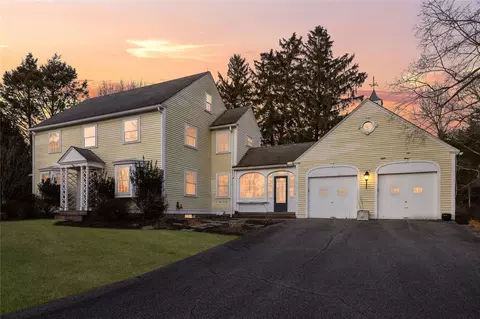 555 Great Rd, Lincoln, RI 02865