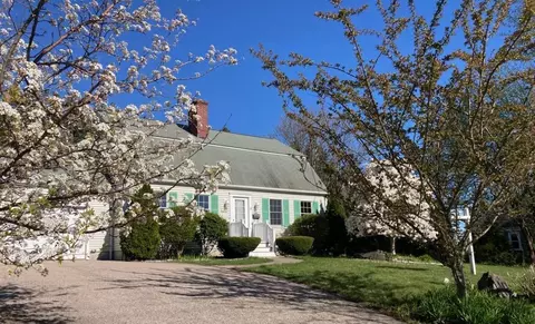 46 North Rd, Jamestown, RI 02835
