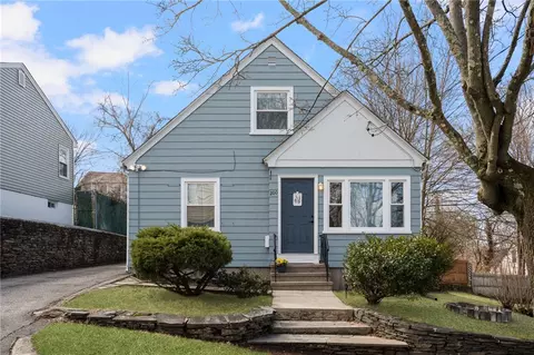 200 Bracken St, Cranston, RI 02920