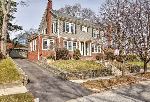 12 Holly St, Providence, RI 02906